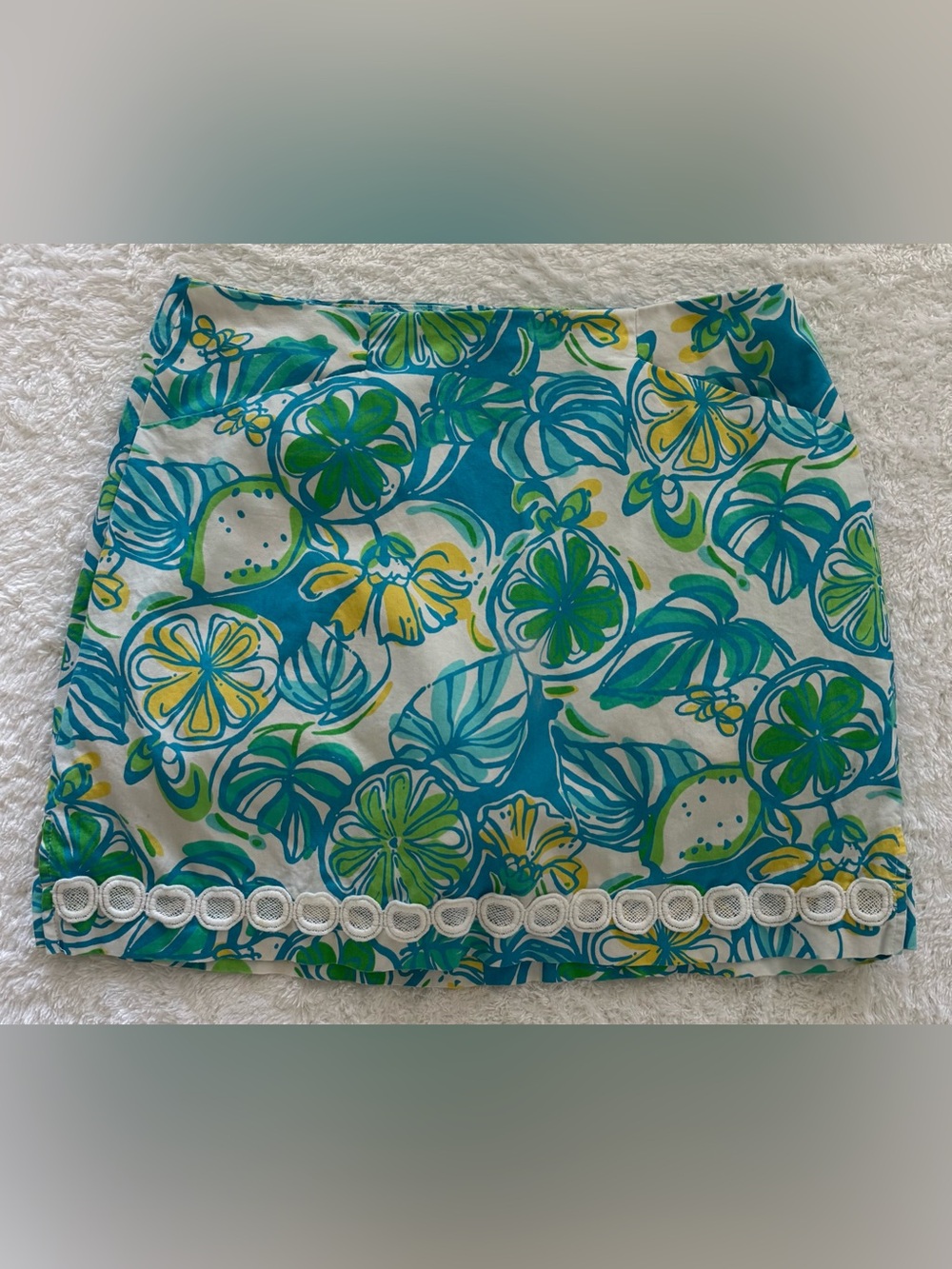 Lilly Pulitzer women’s size 0 skirt blue/green/yellow floral w/ shorts